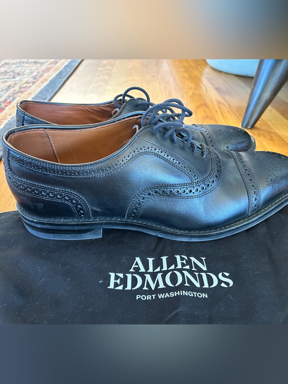 *LIKE NEW* Allen Edmonds Shoes - men’s size 12